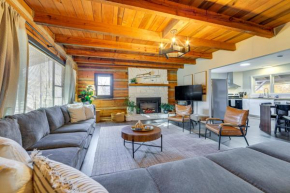 Cozy Log Cabin in Canton Close to Hikes!